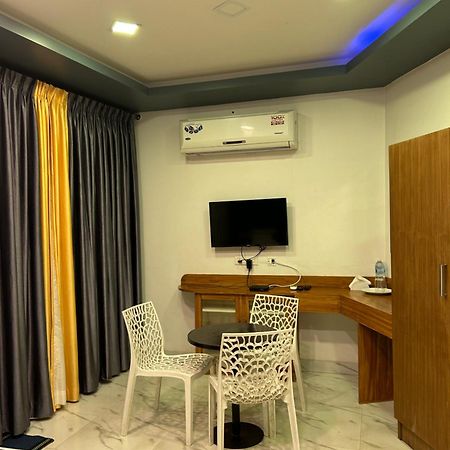 G Hotel Kottakuppam Bagian luar foto