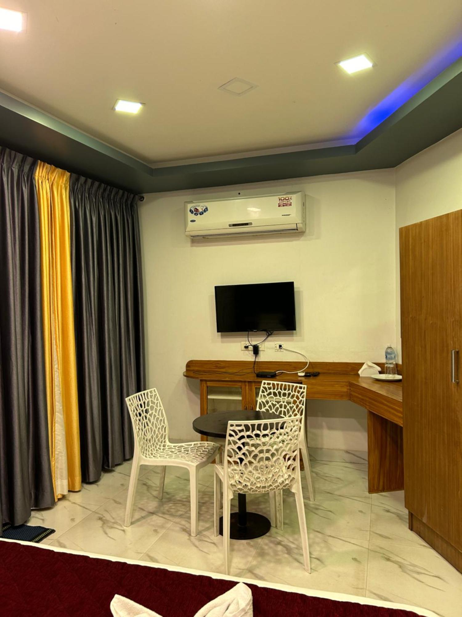 G Hotel Kottakuppam Bagian luar foto